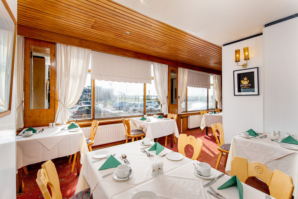 The oak-panelled dining room at The Headlands